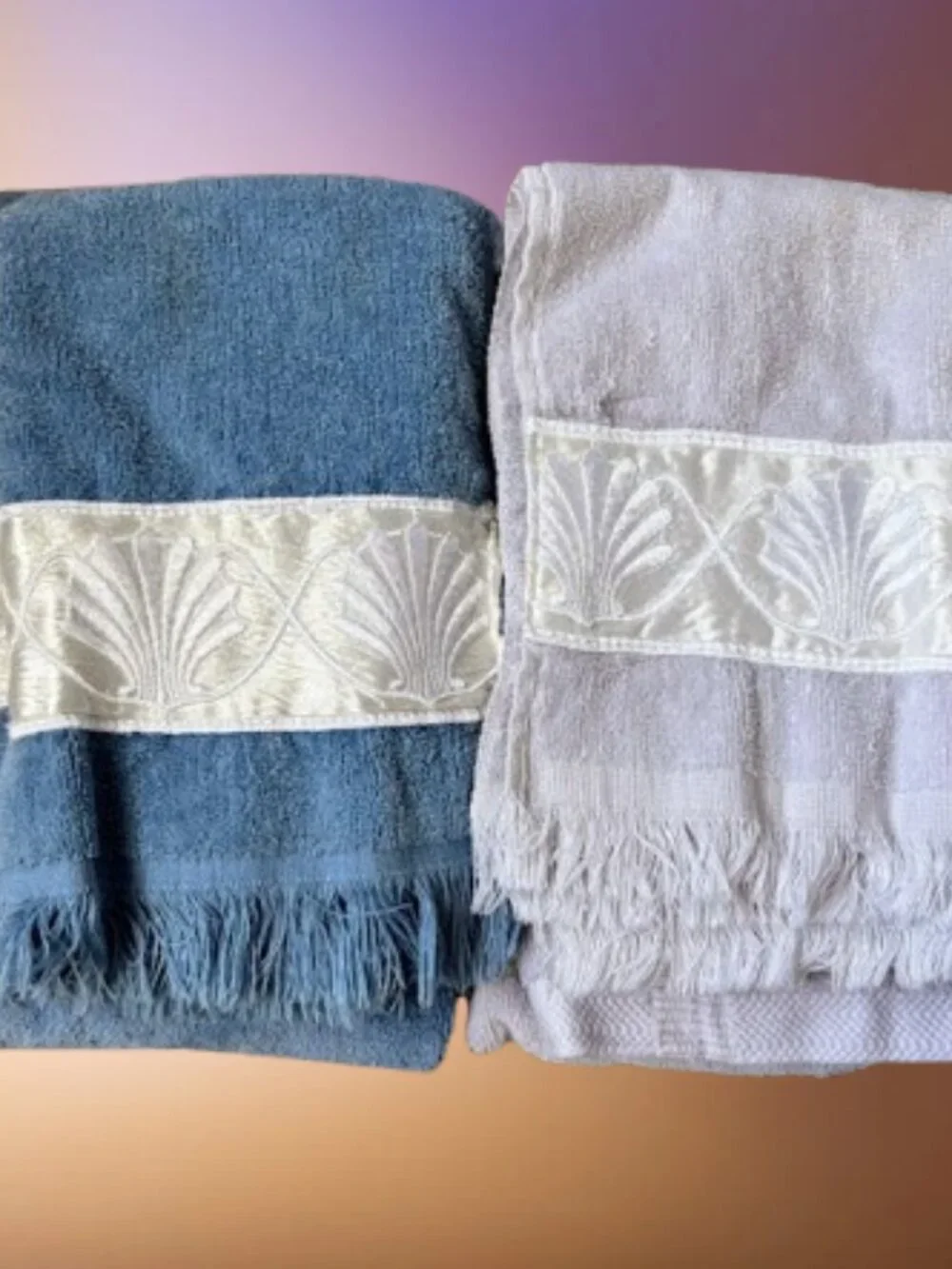Vintage Embroidered 4-Piece Towel Set with Seashell Motif